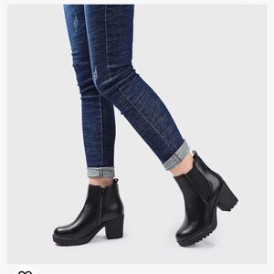 Moda Chics black zip up Moto boots